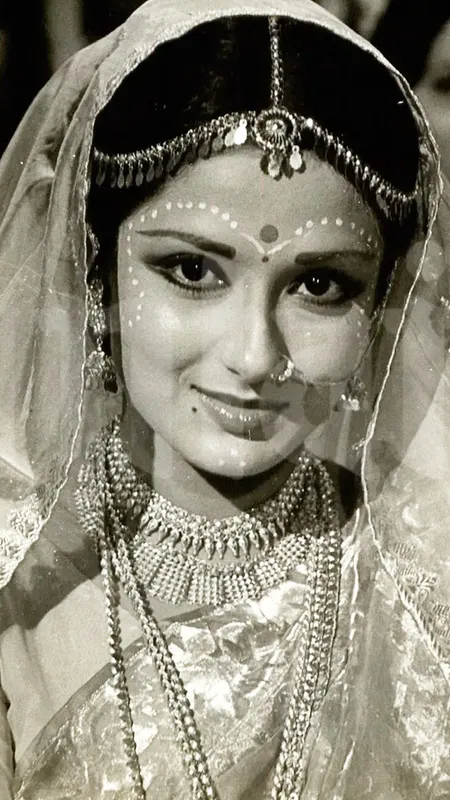 Birthday Special: करियर की शुरुआत में ही मां बन गईं थीं Moushumi Chatterjee