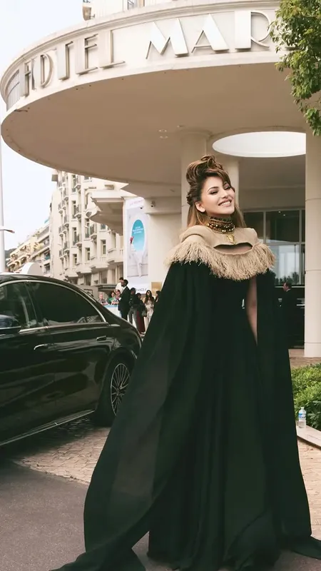 Cannes 2025 में Urvashi Rautela का जलवा: नए लुक ने इंटरनेट पर मचाया धमाल, फैंस बोले - 'कांस की रानी'