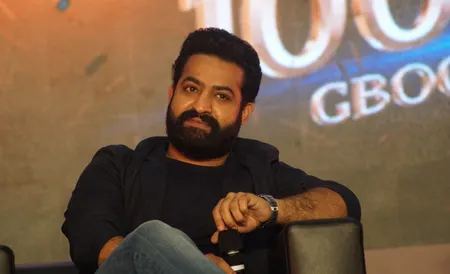 Short: NTR Jr के फेंस ने हैदराबाद में ब्लड डोनेशन ड्राइव का आयोजन किया
