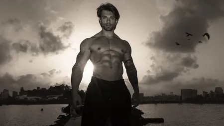 Short: Karan Singh Grover ने शर्टलेस तस्वीरों से सोशल मीडिया पर मचाया तहलका