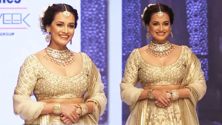 Short: Chaulaz के लिए Dia Mirza बॉम्बे टाइम्स फैशन वीक में रैंप पर उतरेंगी