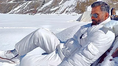 Short: सुनील शेट्टी ने नए प्रोजेक्ट की घोषणा की, शेयर किया अपना लुक