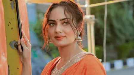 Short: Himanshi Parashar : खुशी स्वीकार करने से आती है