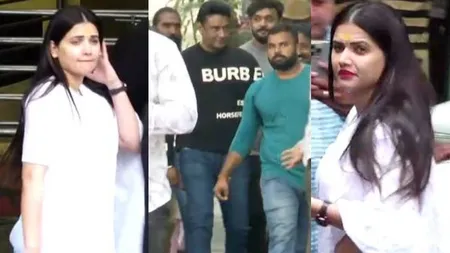 ಪವಿತ್ರಾಗೌಡ ಕೈ ಹಿಡಿದುಕೊಂಡು ಹೊರಗೆ ಬಂದ ದರ್ಶನ್‌.. ಕೋರ್ಟ್‌ನಲ್ಲಿ ಅಸಲಿಗೆ ಆಗಿದ್ದೇನು?