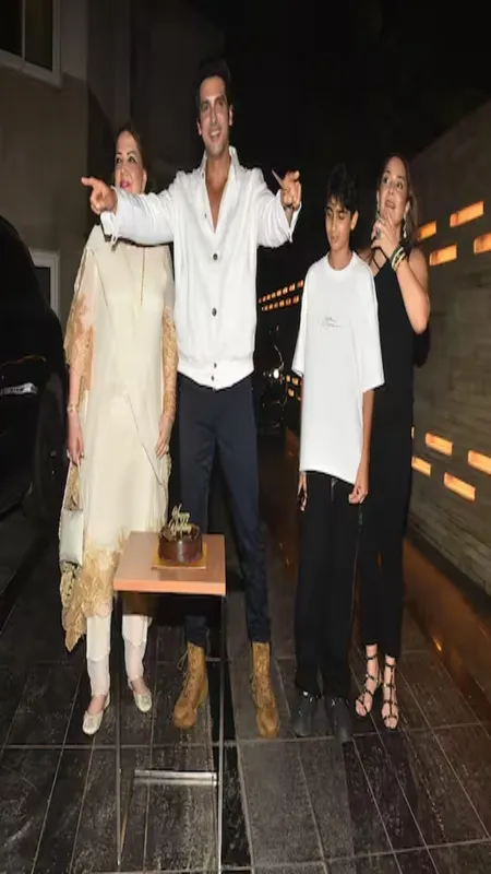 actor Zayed khan birthday celebration These stars stole the show see photos (1)