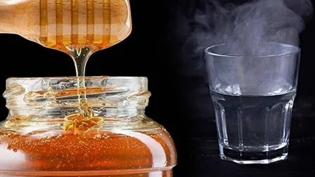 गर्म पानी में शहद 1