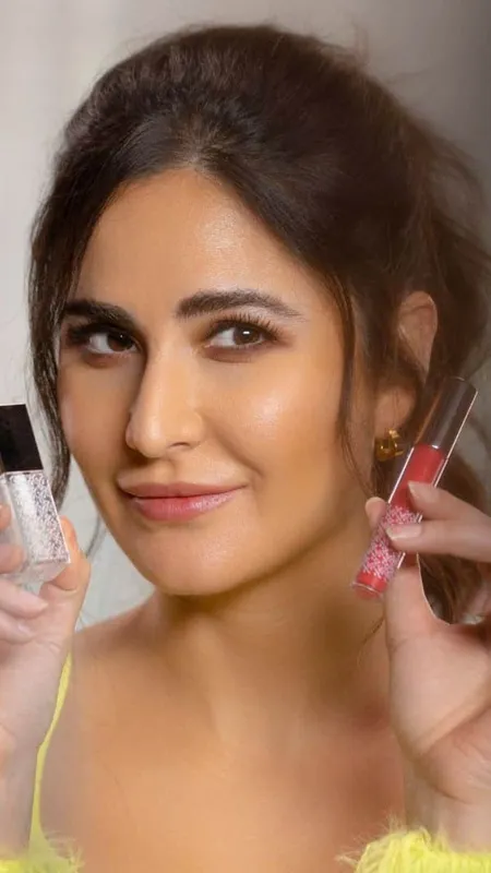 कैटरीना जैसी फ्लॉलेस ब्‍यूटी पाने के लिए फॉलो करें ये स्किन केयर रूटीन