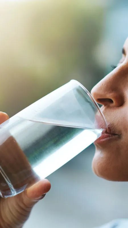 गर्मी के मौसम में कम पानी पीने के नुकसान!