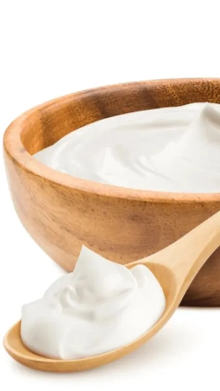 चेहरे पर दही लगाने के अद्भुत फायदे!