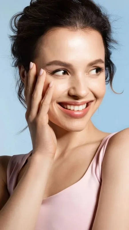 beauty hacks: सेलेब्रिटी की तरह ग्लो करेगी स्किन,  शुरु कर दें ये काम