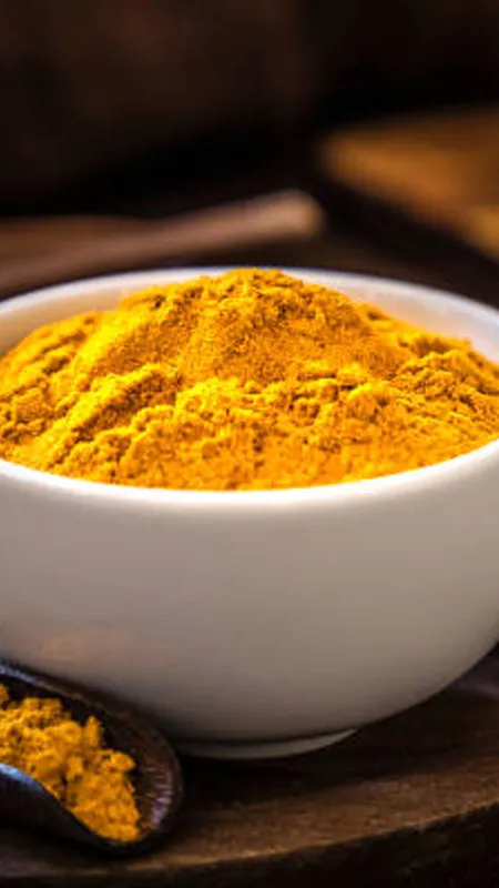 कच्ची हल्दी के फायदे बेमिसाल, दूर करें स्किन प्रॉब्लम्स का जंजाल