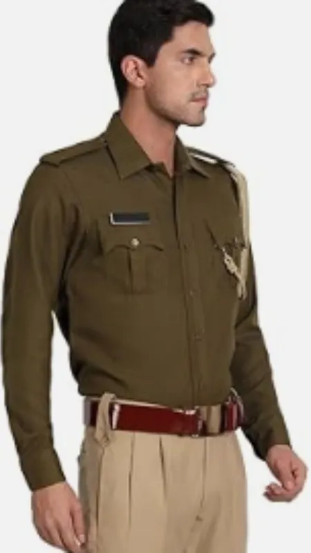 पुलिस की वर्दी में लगी होती है रस्सी, इसका क्या काम होता है?