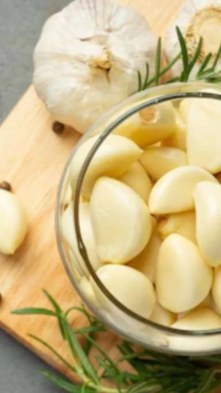 इन लोगों को भूलकर भी नहीं खाना चाहिए लहसुन!