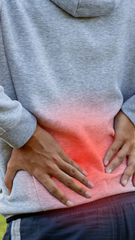 कमर में दर्द गया है बढ़, ये अनहेल्दी फूड्स है इस प्रॉब्लम की जड़