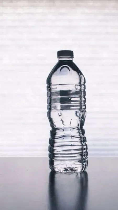 पानी नहीं बोतल की होती है एक्सपायरी डेट, वैज्ञानिकों ने किया खुलासा