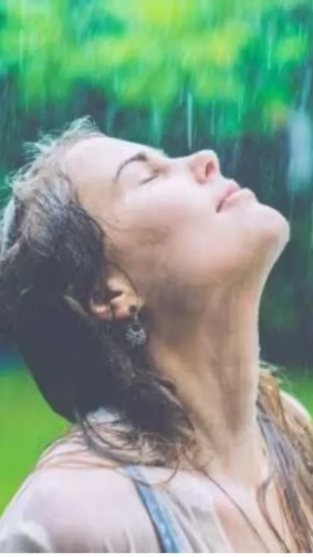 बारिश में बालों से जुड़ी इन 5 समस्याओं से हो जाएं सावधान