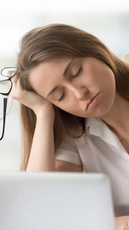 5 रोजमर्रा की आदतें, जो कमजोर करती हैं हमारी प्रतिरक्षा प्रणाली