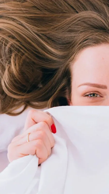 मुंह ढक कर सोने से होते हैं गंभीर नुकसान, जानें...