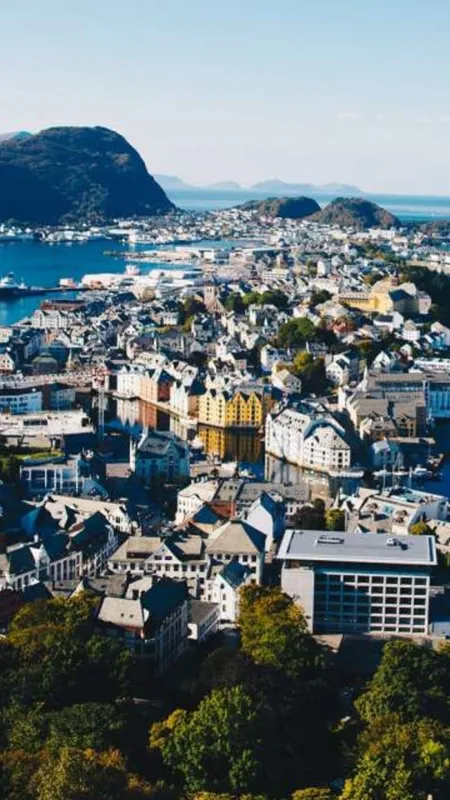 नॉर्वे में 40 मिनट तक होती है रात, लोग अपनी नींद कैसे करते हैं पूरी?