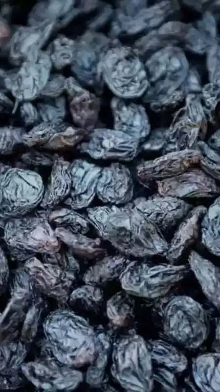 महिलाओं के लिए किशमिश खाने के 6 फायदे!