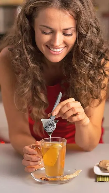 सुबह खाली पेट अदरक का पानी पीना करें शुरू, जानें इसके फायदे