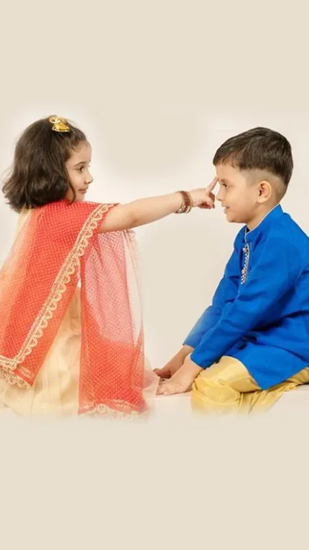 Bhai Dooj पर भाई-बहनों को दें ये उपहार, फेस पर छा जाएगा खुशी का खुमार