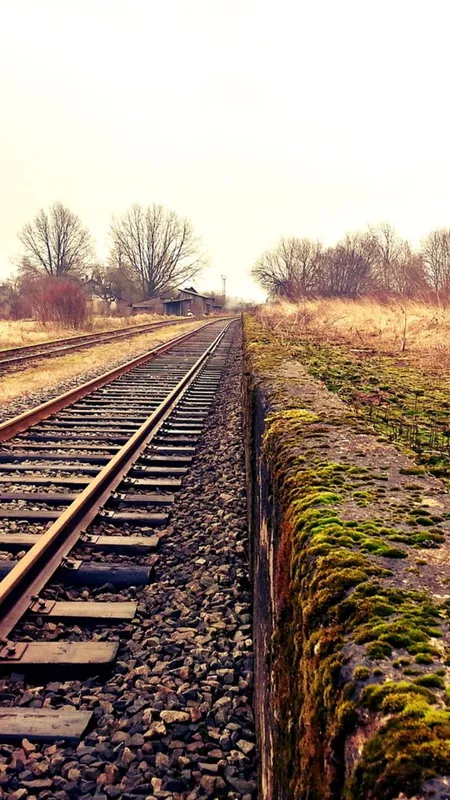 पटरियों पर पत्थर क्यों बिछाये जाते हैं?