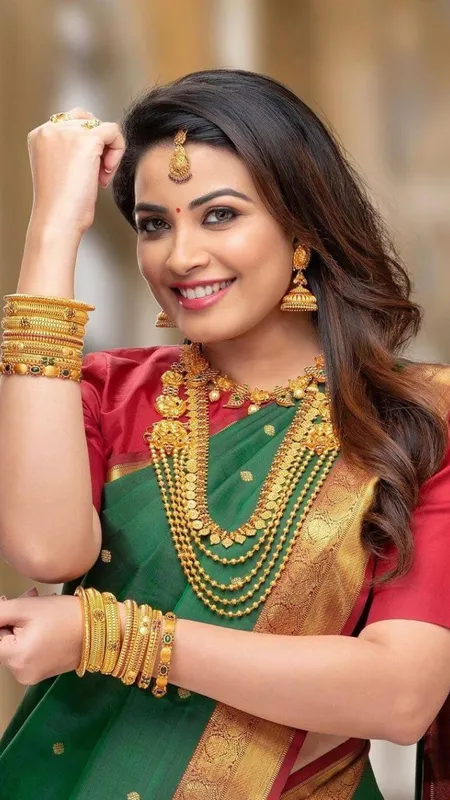 शादी के बाद अपनी पहली हरियाली तीज पर ऐसे दिखें सबसे सुंदर