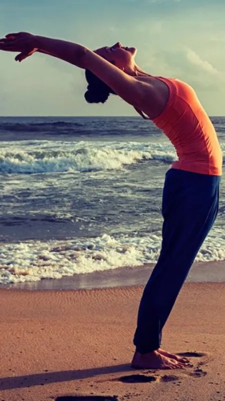 Surya Namaskar: सूर्य नमस्कार करने का सही तरीका और लाभ