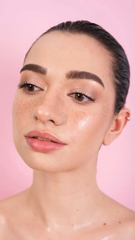 ऑयली स्किन का गर्मियों में ऐसे रखें ध्यान!