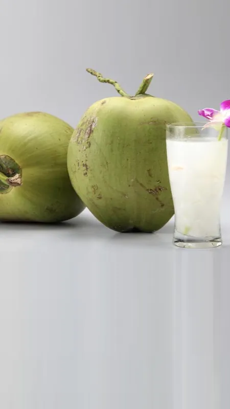 नारियल पानी पीने से ऐसा हो जाता है