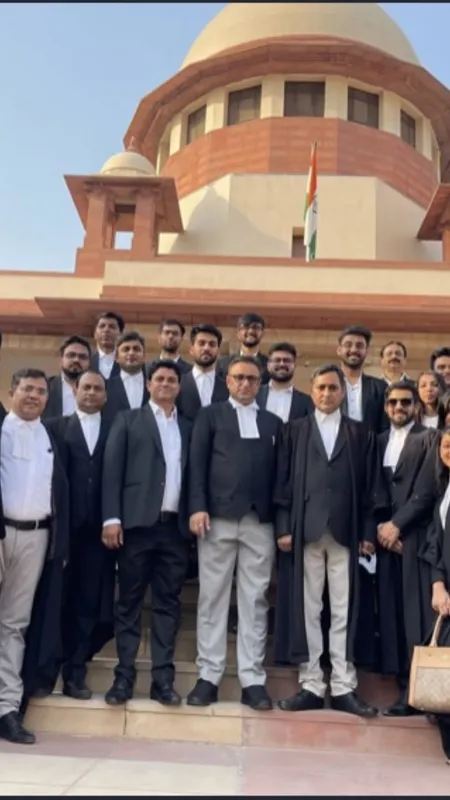 क्या आपने कभी सोचा है कि वकील काला कोट क्यों पहनते हैं?