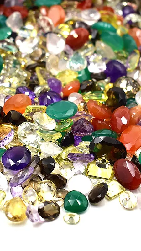 पैसो की हो रही है कमी, तो पहनें ये 5 तरह के रतन