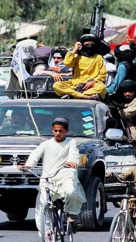 अफगानिस्तान से अमेरीकी सेना लौटे, तस्वीरों में देखें कैसै मना जश्न