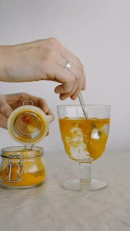 पिएं हल्दी वाला पानी दूर होंगे रोग... जानिए फायदे