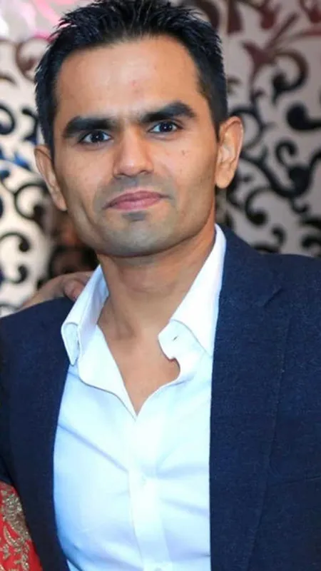 कौन हैं समीर वानखेड़े, जिनके नाम से कांपता है पूरा बॉलीवुड