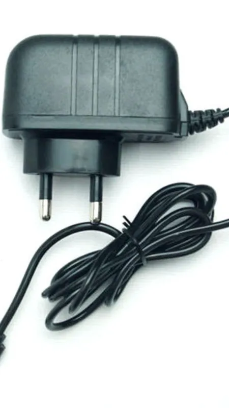 लोकल चार्जर से फोन कर रहे हैं चार्ज, हो जाइए सावधान