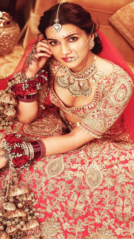 'राब्ता गर्ल' को लेना है 90 के दशक की इन एक्ट्रेसेज का अवतार