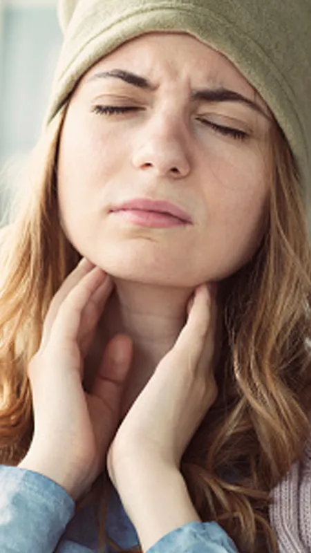 गले में हुआ है दर्द और खराश, ये घरेलू नुस्खे आपको नहीं करेंगे निराश