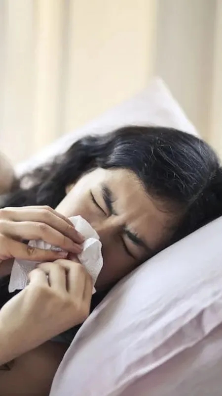 खांसी और छींक को रोकना हो सकता है खतरनाक