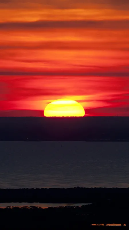 यहां नहीं है रात का पहरा, बस सुबह का सन्नाटा है पसरा