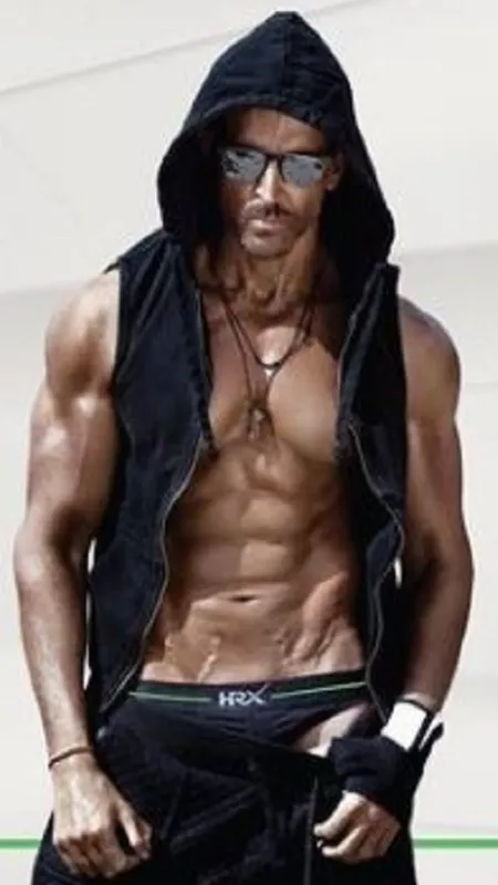 आप भी चाहते हैं ऋतिक रोशन जैसे बाइसेप्स तो अपनाएं ये तरीके