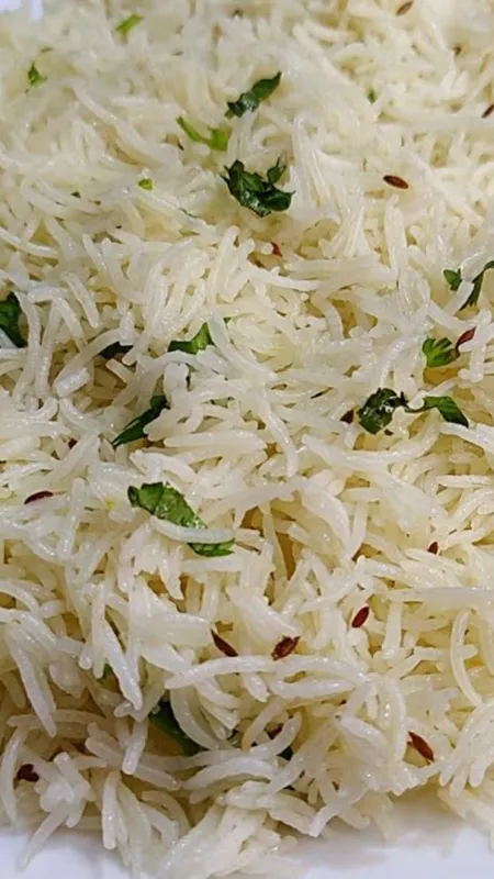 दिन या रात, कब खाने चाहिए चावल, एक्सपर्ट से जानें