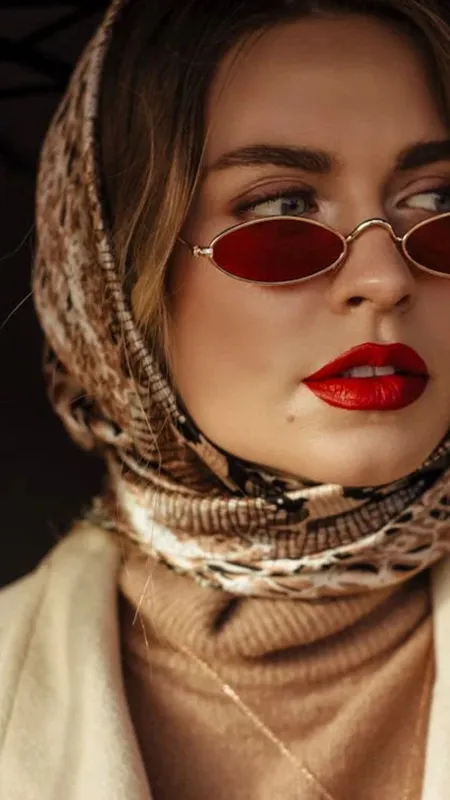 लाल लिपस्टिक लगाने पर जा सकती है जेल, इस देश में है बहुत सख्त कानून!