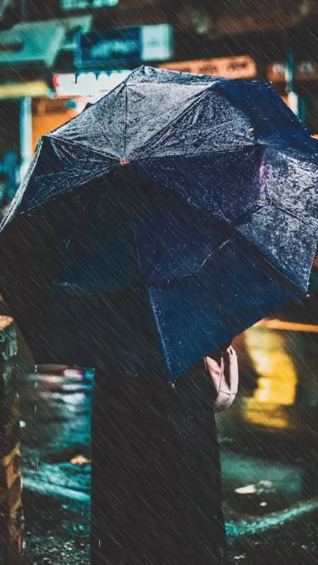 आख़िर बारिश की बूंदें क्यों होती हैं गोल?