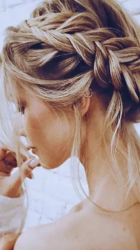 Easy Hairstyle: सिर्फ 5 मिनट में बनाएं ये स्टाइलिश हेयरस्टाइल, लोग भी