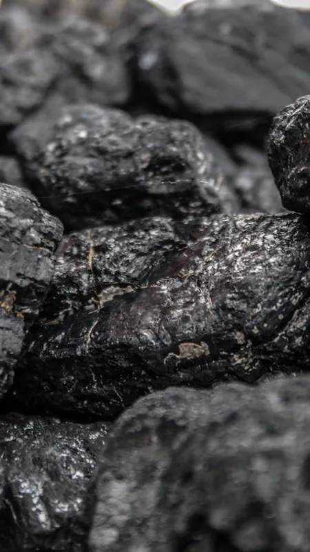 कोयला काला और आग लाल लेकिन धुआं सफेद क्यों?