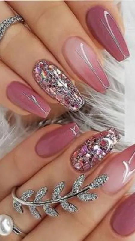 बारिश में ऐसे रखें अपने नेल्स का ख्याल, हाथों पर जाएगी सबकी नजर