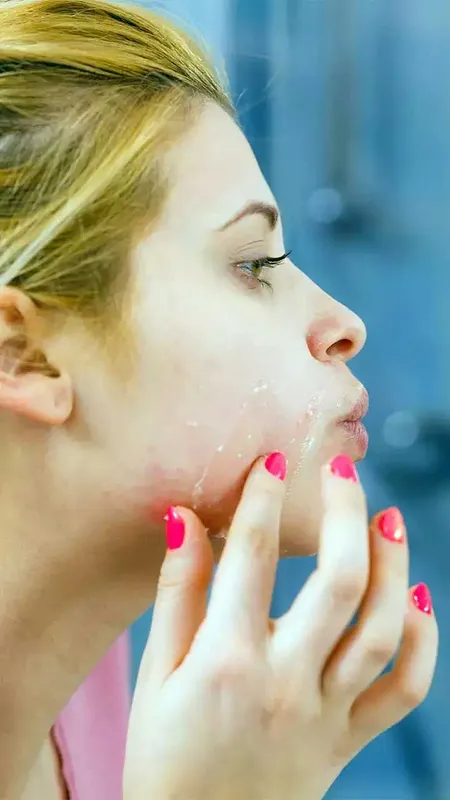 ये है चेहरे पर स्क्रब करने का सही तरीका!