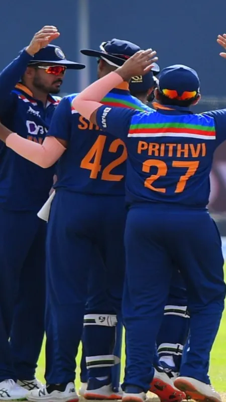 IND vs SL सीरीज से 7 खिलाड़ी बाहर, शिखर धवन का नाम....